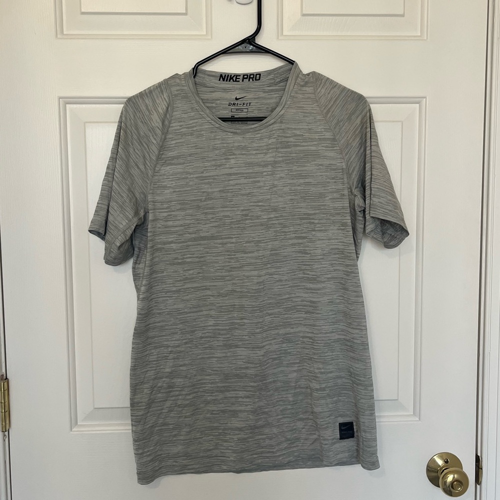 Men’s nike pro t-shirt grey